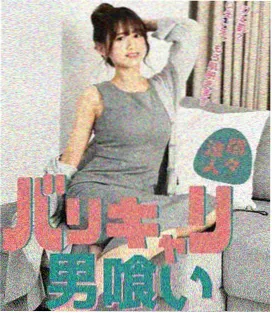 编辑推荐配图：剧本与分镜稿的桌面平铺